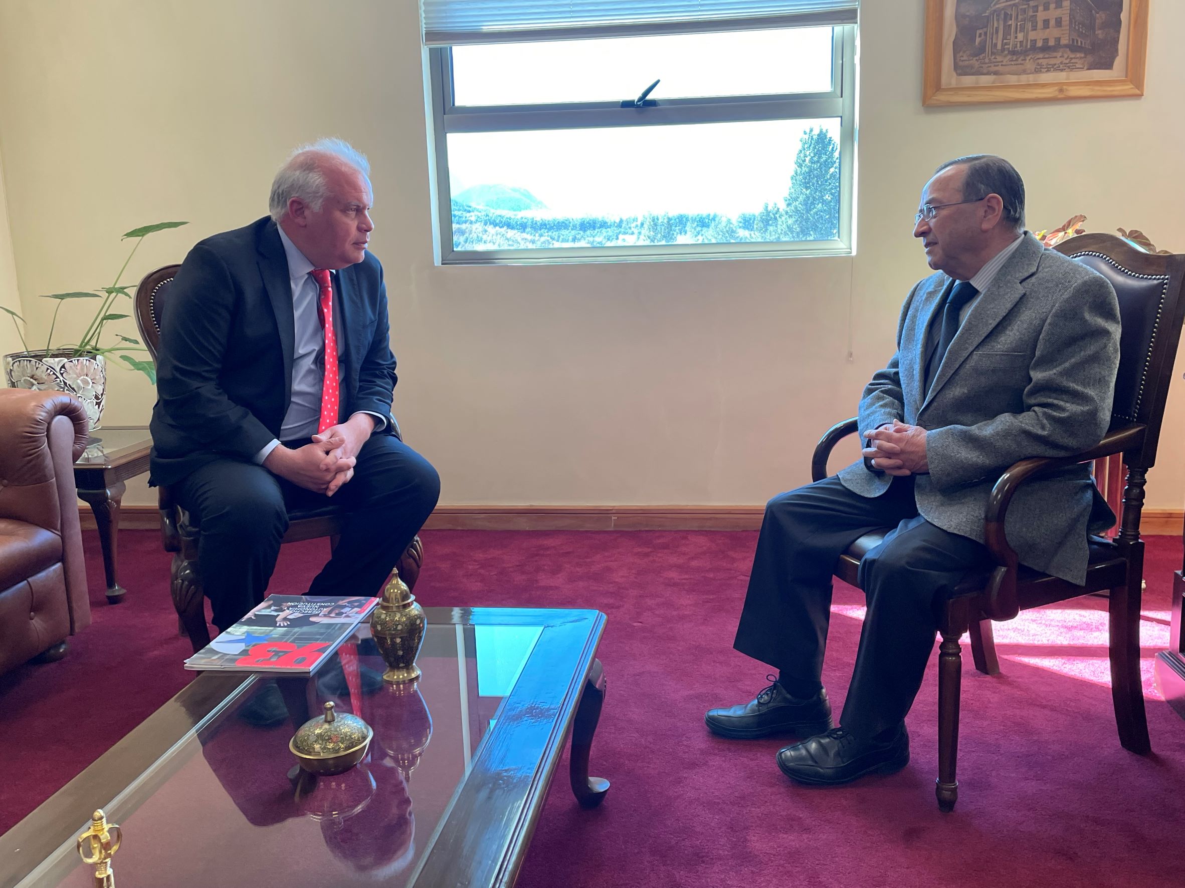 Reuniones con autoridades judiciales y pol&iacute;ticas marcaron el inicio de abril en la Defensor&iacute;a Regional de Ays&eacute;n.