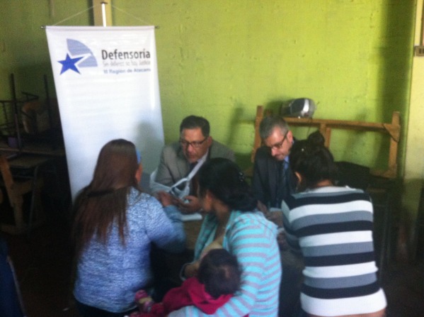 El Defensor Regional, Ra&uacute;l Palma y el Asesor Jur&iacute;dico atienden a mujeres internas del CCP de Copiap&oacute;.
