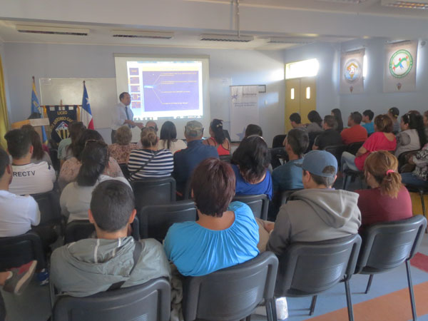 A la charla, realizada en el Liceo A-4 de Copiap&oacute;, asistieron unas 50 personas, entre ellas el director del establecimiento.