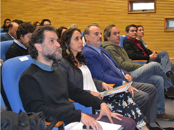 La Defensora Regional de La Araucan&iacute;a, B&aacute;rbara Katz, durante la inauguraci&oacute;n del seminario.