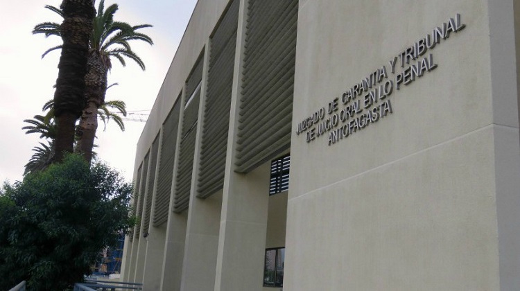 El Tribunal Oral en lo Penal de Antofagasta acogi&oacute; las alegaciones de la defensa p&uacute;blica en el primer juicio presencial desde que comenz&oacute; la pandemia.