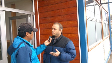 El Defensor Regional en entrevista con Narciso Nahuelqu&iacute;n, para radio Estrella del Mar de Melinka.