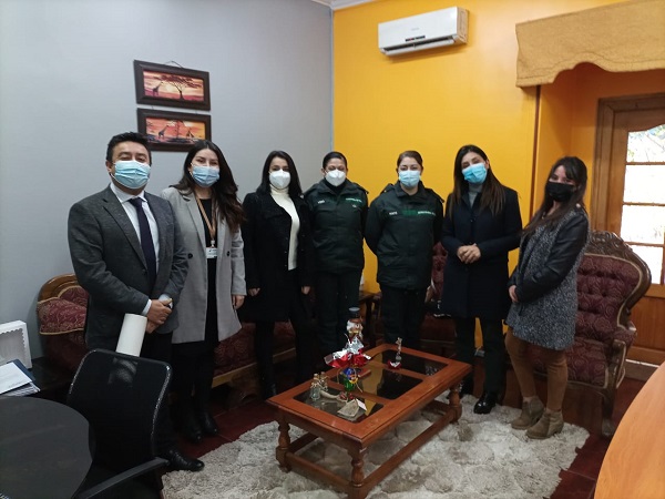 Una muy buena recepci&oacute;n tuvo el nuevo equipo de defensa penitenciaria del CPF de Santiago al reunirse con la alcaidesa del penal.