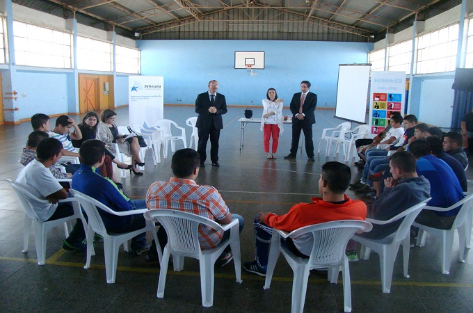 En el Gimnasio del recinto se reunieron los 16 j&oacute;venes que participaron de la Cuenta Participativa  organizada por la DPP en el Biob&iacute;o.