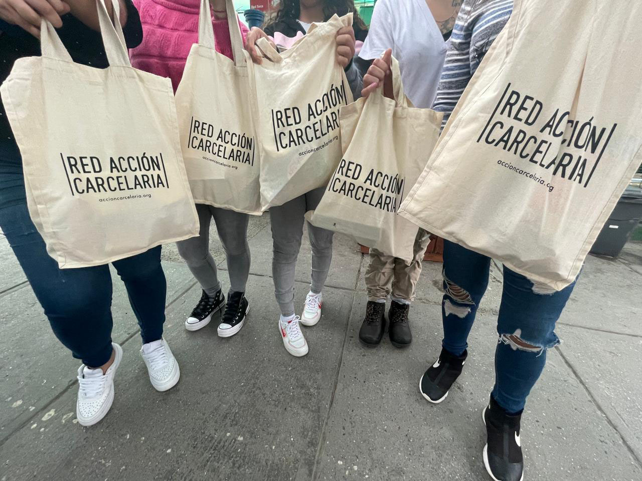 Los kits de aseo e higiene personal fueron entregados a 550 mujeres privadas de libertad.