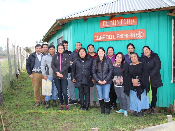 Parte de la comunidad, cuyos miembros participaron activamente en el di&aacute;logo con la Defensor&iacute;a Penal Mapuche en Ca&ntilde;ete. 