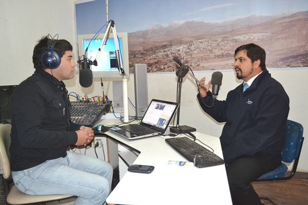 Cerca de 30 minutos dur&oacute; la entrevista del Defensor Regional en radio Progreso de Combarbal&aacute;
