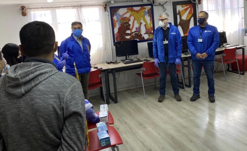 El Defensor Regional de Atacama y el defensor local jefe de Copiap&oacute; entregaron las mascarillas a internos del CCP de la capital regional.