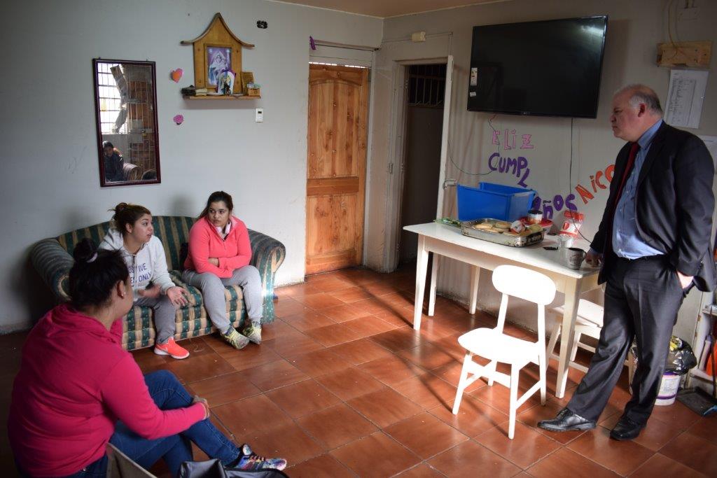 El Defensor Regional de Ays&eacute;n, Jorge Moraga Torres, se reuni&oacute; con las mujeres recluidas en la c&aacute;rcel de Coyhaique.