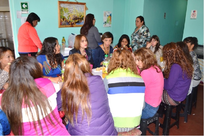 Un ameno di&aacute;logo sostuvo las Defensora Regional durante el encuentro con las internas del penal de Ovalle