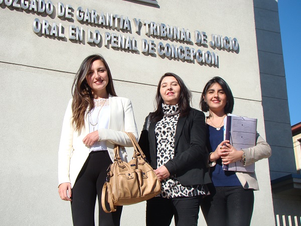 El equipo de defensa p&uacute;blica penitenciaria del Biob&iacute;o, que logr&oacute; la pena mixta.  
