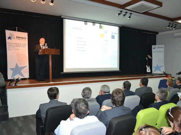  Defensor Regional de Tarapac&aacute;, Arturo Zegarra, rindi&oacute; cuenta de la gesti&oacute;n realizada el 2011.
