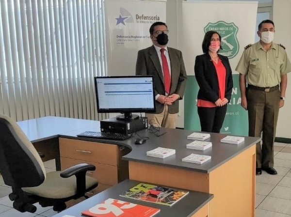 El momento de la entrega de una de las nuevas dependencias en las comisar&iacute;as de Iquique y Alto Hospicio.