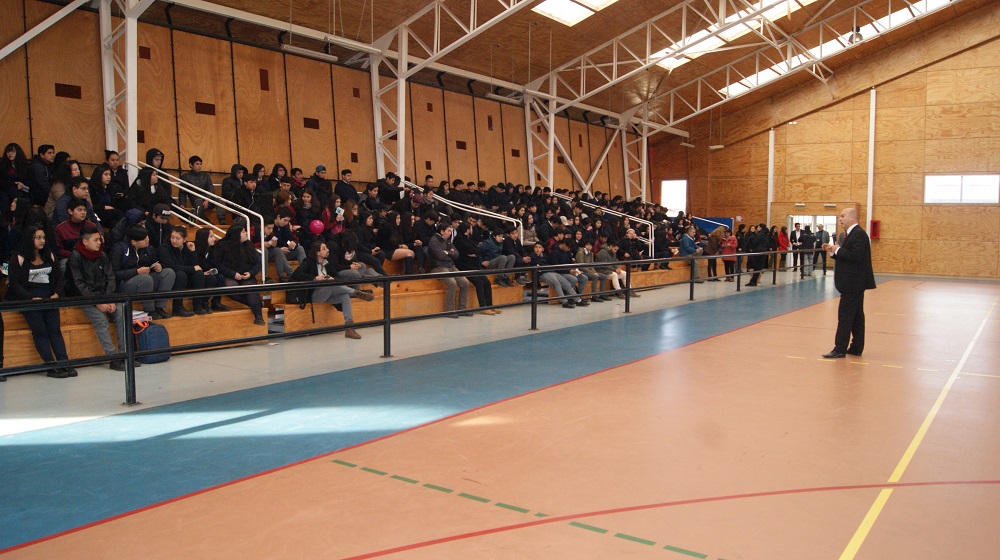En la actividad se distribuy&oacute; material informativo sobre los derechos de los adolescentes en el sistema penal.
