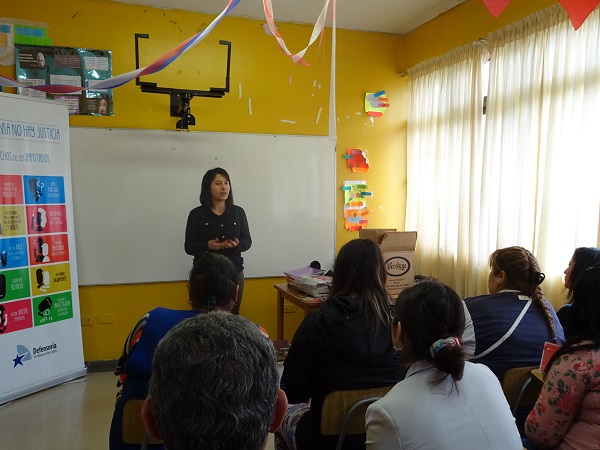Durante el encuentro se entreg&oacute; informaci&oacute;n sobre el rol de la Defensor&iacute;a y se realiz&oacute; donaci&oacute;n de libros.  