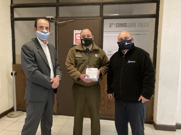 Durante este a&ntilde;o los directivos del Maule distribuyeron cartillas informativas sobre los derechos del imputado en cuarteles policiales de Talca.