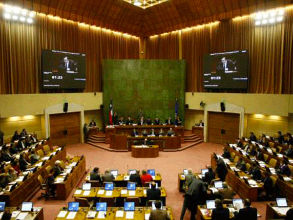 La sala de la C&aacute;mara rechaz&oacute; la moci&oacute;n parlamentaria por 57 votos contra 39 y tres abstenciones.