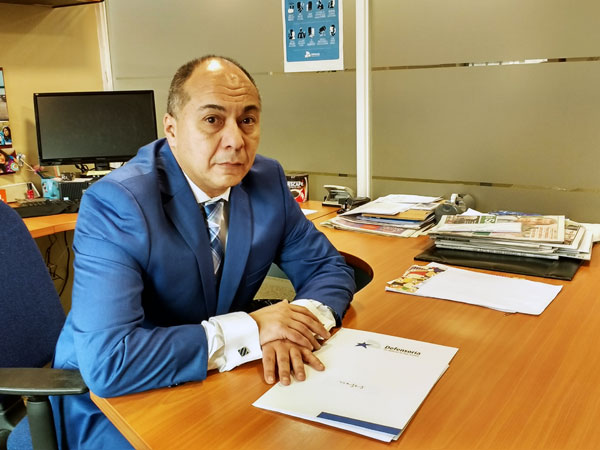 El defensor p&uacute;blico Ricardo Flores, vocero del equipo que defiende a Mauricio Ortega.