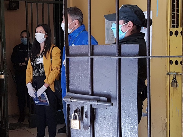 La defensora penitenciaria Francisca V&aacute;squez durante su &uacute;ltima visita al penal de Los &Aacute;ngeles donde cumpl&iacute;a condena Nicole.
