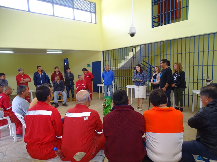 La Defensora Regional, Loreto Flores, visit&oacute; los talleres que se est&aacute;n ejecutando en distintos centros penales.