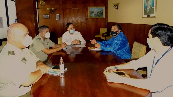 En reuni&oacute;n, el Defensor y el Prefecto de Carabineros acordaron cooperaci&oacute;n mutua en capacitaci&oacute;n y difusi&oacute;n