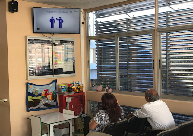 En horario de atenci&oacute;n de p&uacute;blico, los usuarios conocen sus derechos y la misi&oacute;n institucional.