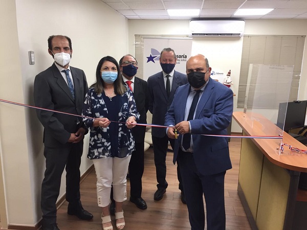 Directivos regionales y el equipo de la Defensor&iacute;a Local de San Javier dieron por reinaugurada la oficina.
