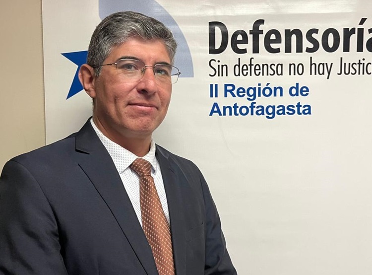 El defensor p&uacute;blico Stephen Kendall logr&oacute; la absoluci&oacute;n definitiva de la ex seremi.