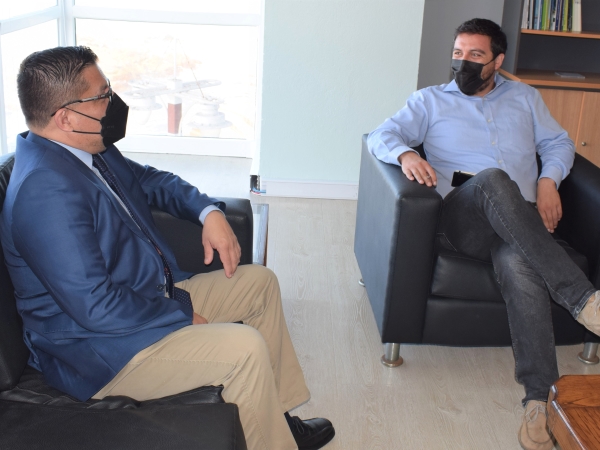 El encuentro entre el Defensor Regional y el delegado presidencial en Tarapac&aacute;.