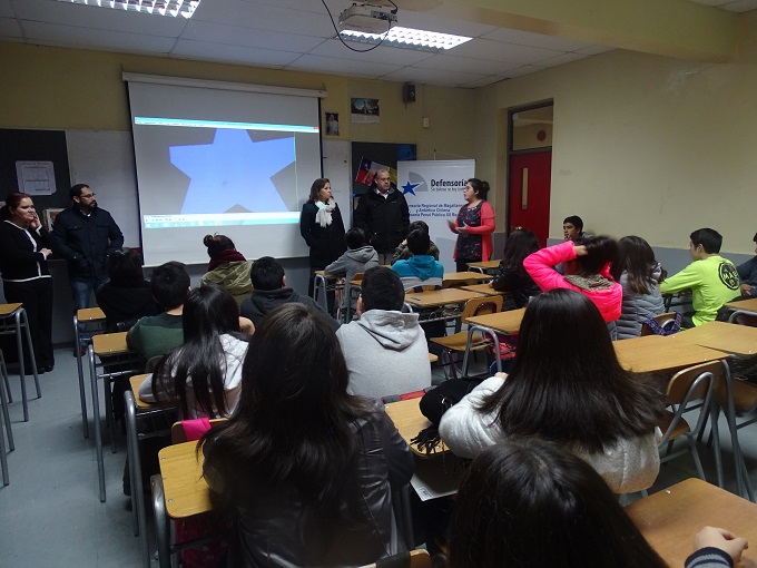 Los j&oacute;venes aprendieron sobre los derechos que tienen en caso de ser imputados de un delito. 