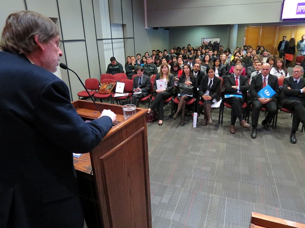 M&aacute;s de 250 personas asistieron al 'Primer seminario regional de justicia penal adolescente', realizado en Talca.
