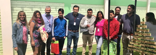 Los funcionarios de Atacama, encabezados por el Defensor Regional, Ra&uacute;l Palma, entregaron regalos a los j&oacute;venes del CIP-CRC.