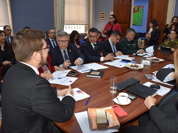 La 'Comisi&oacute;n regional de coordinaci&oacute;n del sistema de justicia penal' en plena actividad. 