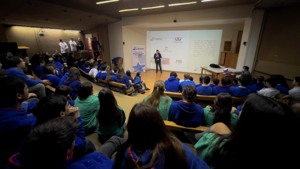 En total, seis cursos asistieron a la exposici&oacute;n sobre la Ley de Responsabilidad Penal Adolescente (LRPA):