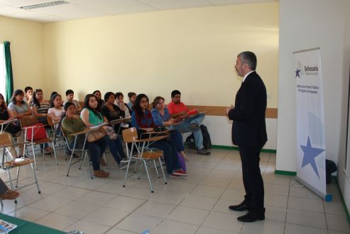 El Defensor Regional de Atacama, Ra&uacute;l Palma, present&oacute; el "Proyecto Inocentes" ante alumnos de la Universidad Santo Tom&aacute;s.