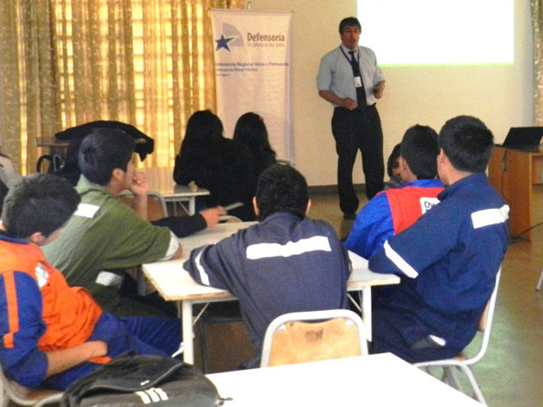 Muy conscientes de sus derechos, los alumnos del Liceo Polit&eacute;cnico de Arica, preguntaron mucho sobre delitos y movilizaciones sociales.