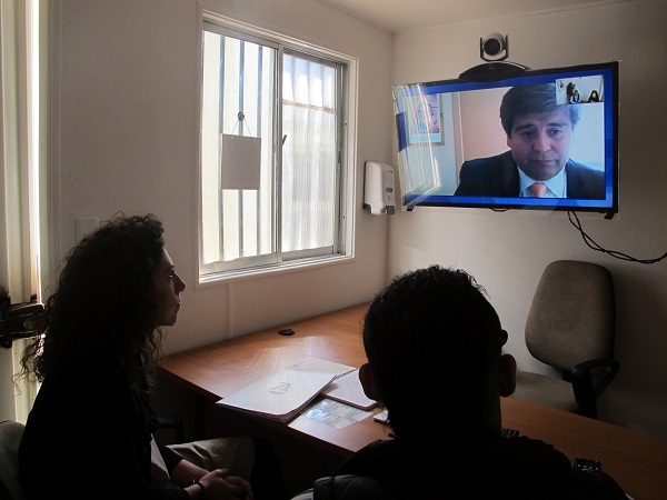 Se destac&oacute; el sistema de videoconferencia de la Defensor&iacute;a,  que permite un contacto permanente entre los adolescentes y el equipo.