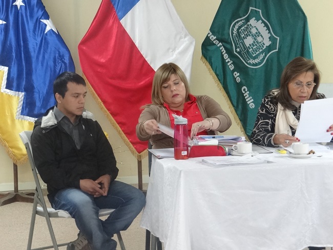 Gustava Aguilar, Defensora regional, y Paula Garc&iacute;a (UAGD) defendieron a Villegas ante la comisi&oacute;n.