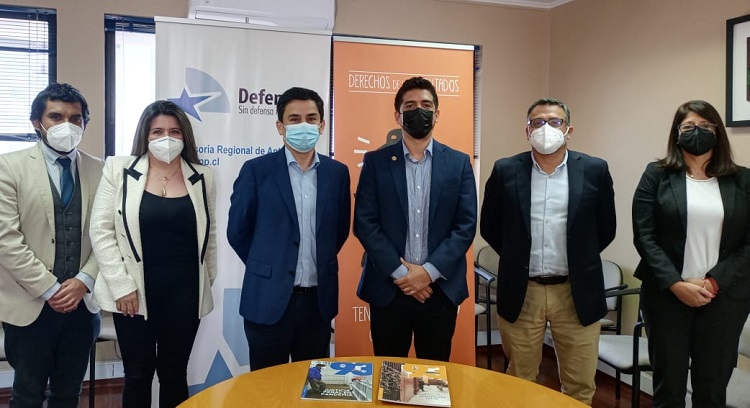 El nuevo seremi de Justicia y Derechos Humanos de Antofagasta se reuni&oacute; con directivos y profesionales de la Defensor&iacute;a Regional.