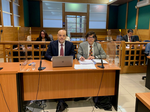 (Foto de archivo) Los defensores p&uacute;blicos de Mart&iacute;n Pradenas, Marcelo Pizarro y Patricio Salinas.