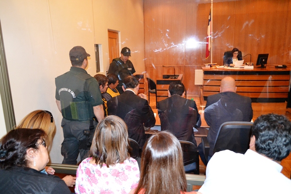 A la formalizaci&oacute;n en el Tribunal de Pitrufqu&eacute;n concurrieron el jefe de Estudios de La Araucan&iacute;a, Mario Quezada, y el defensor Del Pino.