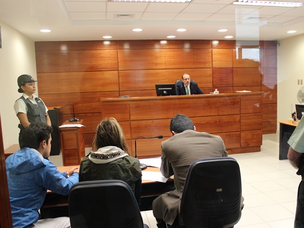 El defensor p&uacute;blico Neo Rojas durante la audiencia de formalizaci&oacute;n de la pareja de colombianos acusados de ingresar un nueva droga al pa&iacute;s.