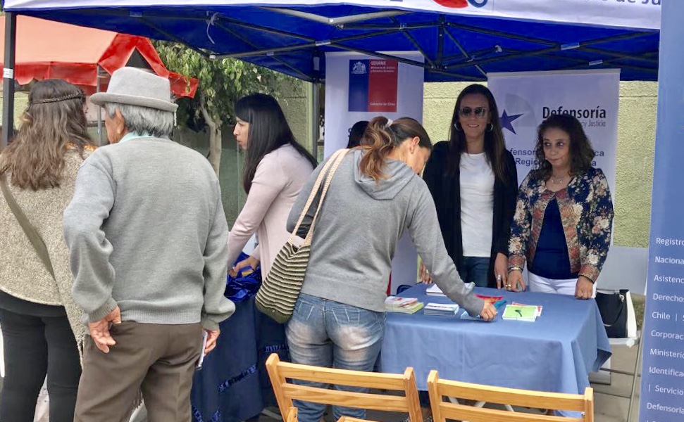 Las funcionarias de la Defensor&iacute;a Regional de Atacama dieron a conocer la misi&oacute;n institucional a los vecinos de Copiap&oacute;.