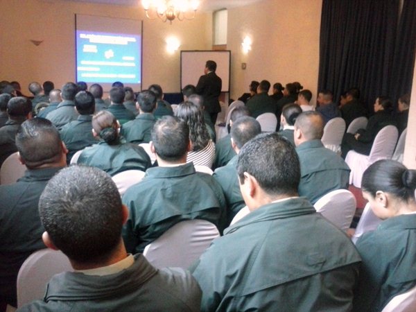 El trabajo con el personal de Gendarmer&iacute;a es esencial para el &eacute;xito del programa de defensa penitenciaria.