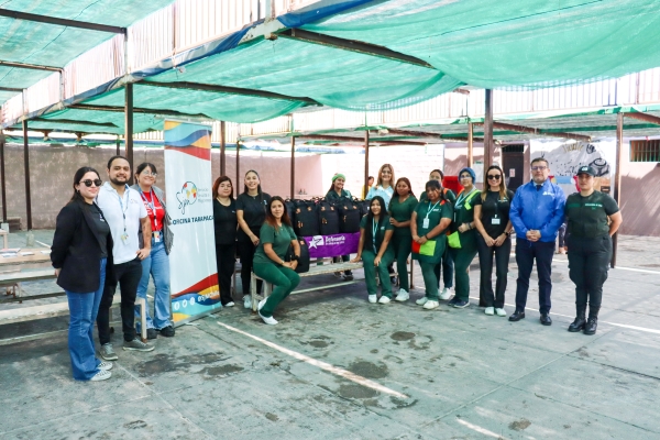 El equipo de defensa penitenciaria, los estudiantes de la Unap y los representantes del Servicio Jesuita a Migrantes.