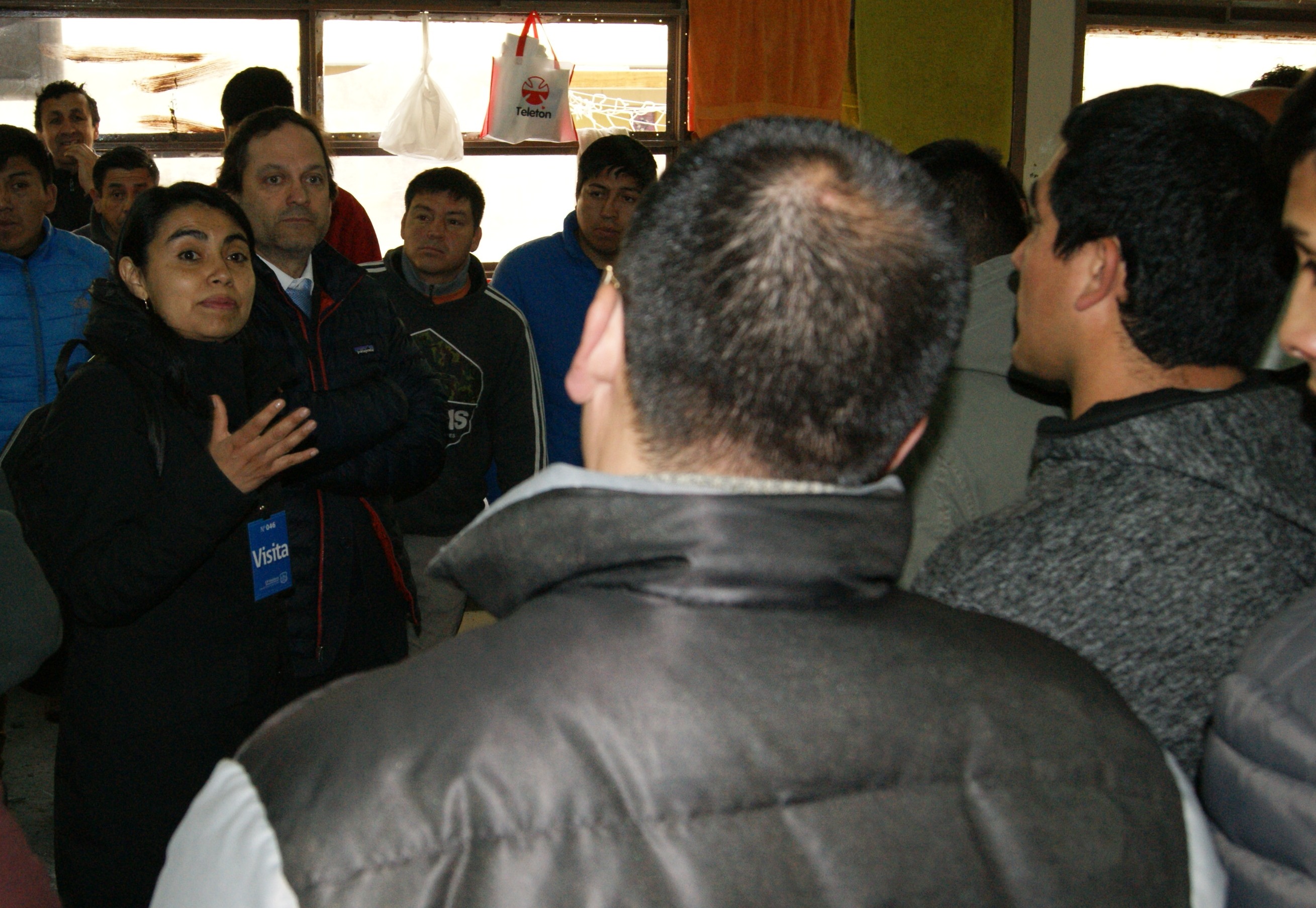(Imagen de archivo) La foto muestra un di&aacute;logo participativo con internos de la unidad penal de Valdivia.