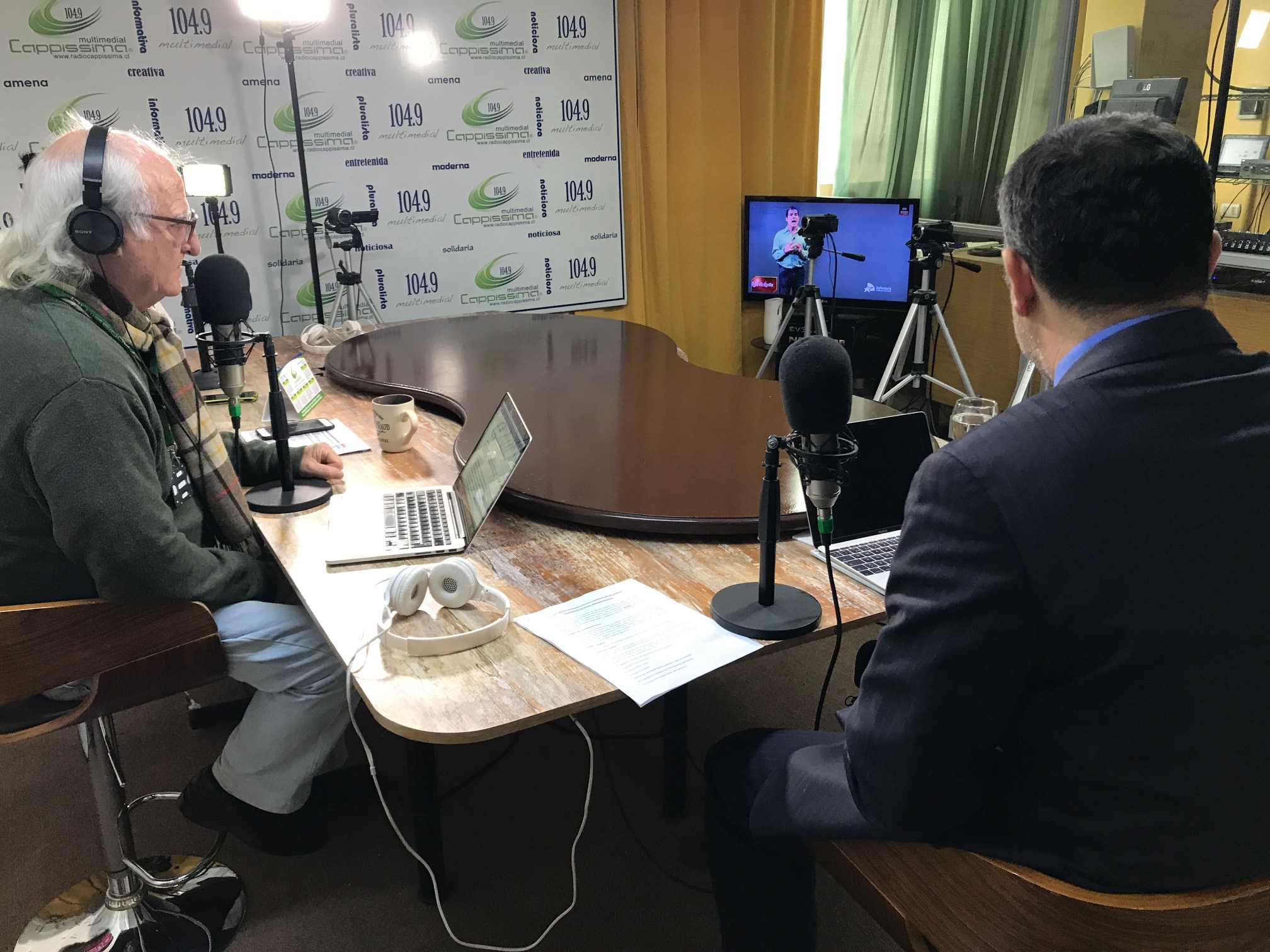 Las c&aacute;psulas fueron emitidas en vivo a trav&eacute;s de Radio Capissima (104.9 FM) y de su p&aacute;gina web en Capissima Multimedial v&iacute;a streaming.