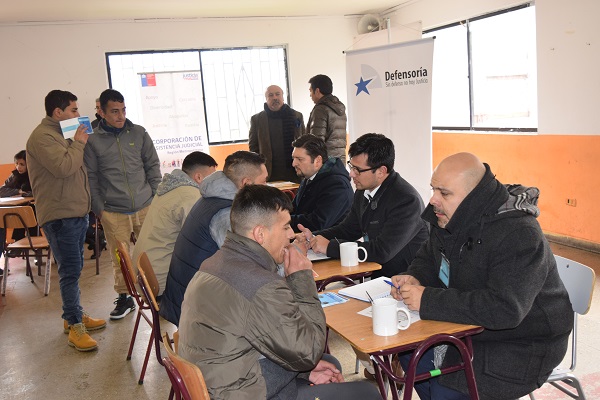 M&aacute;s de medio centenar de personas fueron atendidas en la c&aacute;rcel de Cauquenes por un equipo de defensores p&uacute;blicos. 