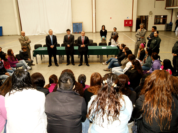 Autoridades participaron en di&aacute;logo participativo en c&aacute;rcel concesionada de Valdivia.
