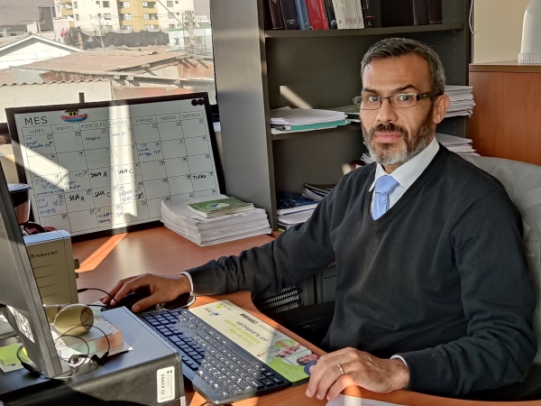 El defensor local Eduardo Cabrera, de Iquique, lider&oacute; la primera cl&iacute;nica jur&iacute;dica del nuevo ciclo.